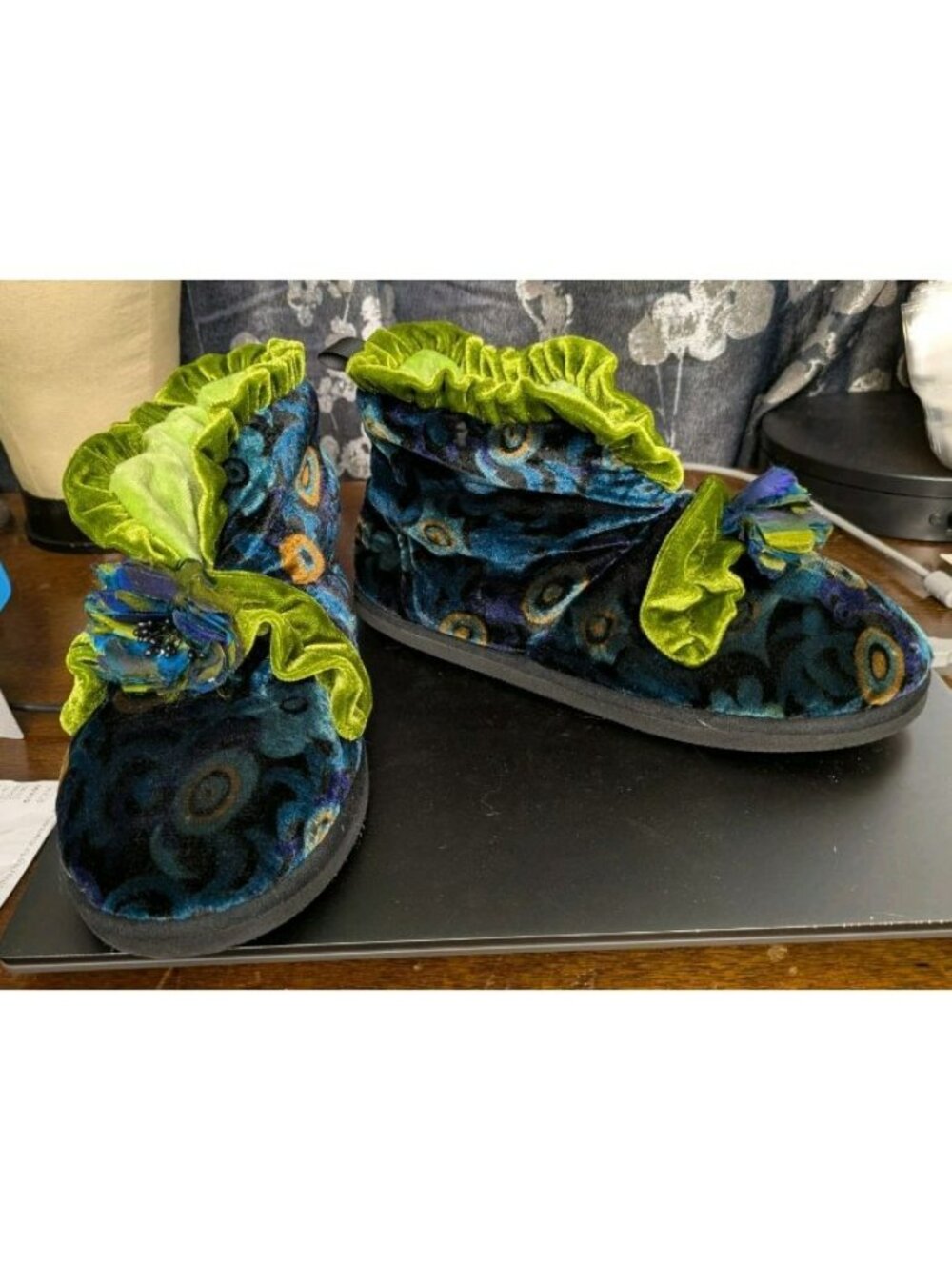Goody Goody Bootie Slippers Sz S (5-7) Velvet Blue Green Ruffle Floral Print